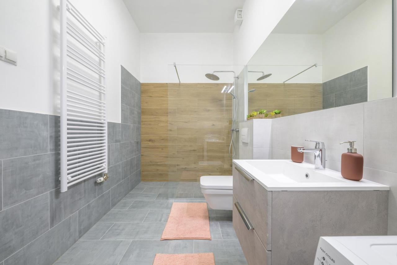 Millenium Spa-Heroes Apartment Budapest Ngoại thất bức ảnh